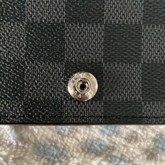 Louis Vuitton Graphite belt bag - Picture 10 of 16